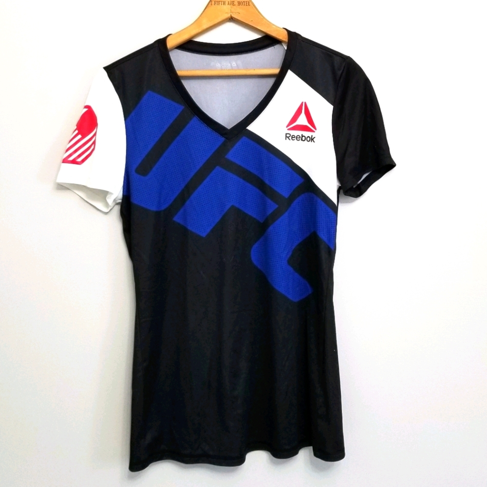 Reebok UFC Ronda Rousey v-neck t-shirt fin…